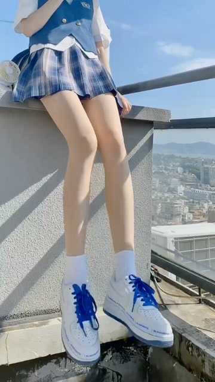 你永远都不知道，女生的袜子能有多白！_腾讯视频