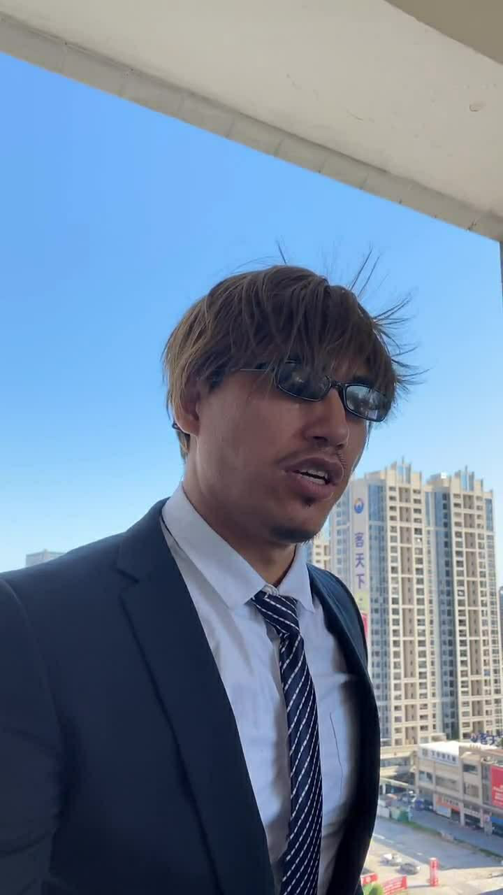乌鸦哥已经变了从此不谈爱情一心只搞钱