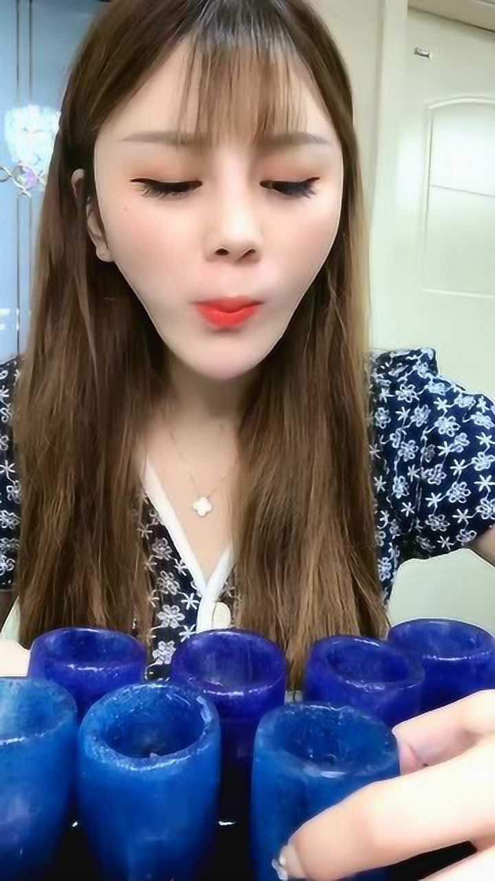 兔子姐姐喝鸡尾酒吃冰块牙口真不错最喜欢看她吃播了