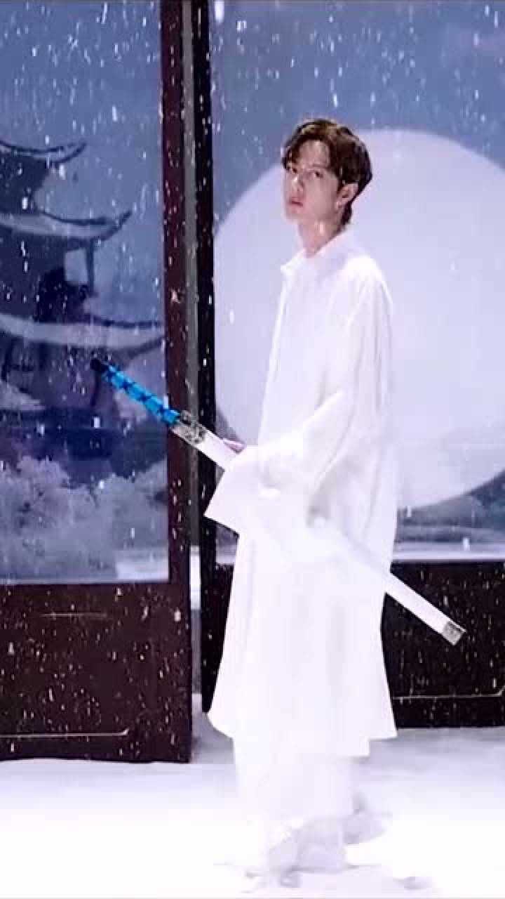 舞剑的王一博,有没有帅到你