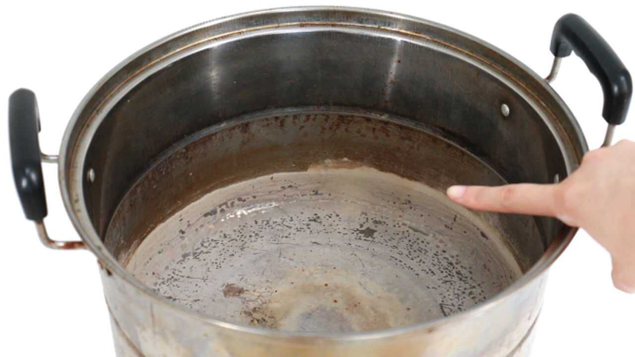 不管水垢多厚多硬,只用简单一招,水垢自己掉落,一冲就干净_腾讯视频