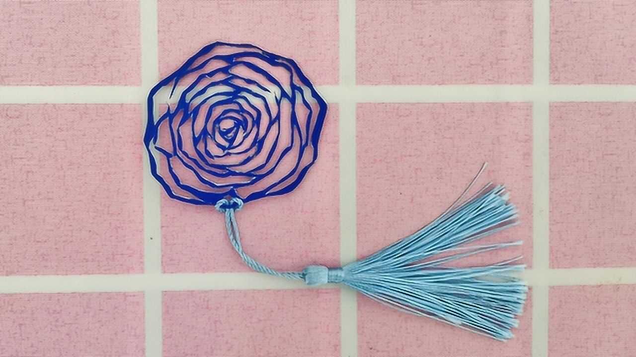 手工制作蓝色妖姬镂空书签简单又漂亮