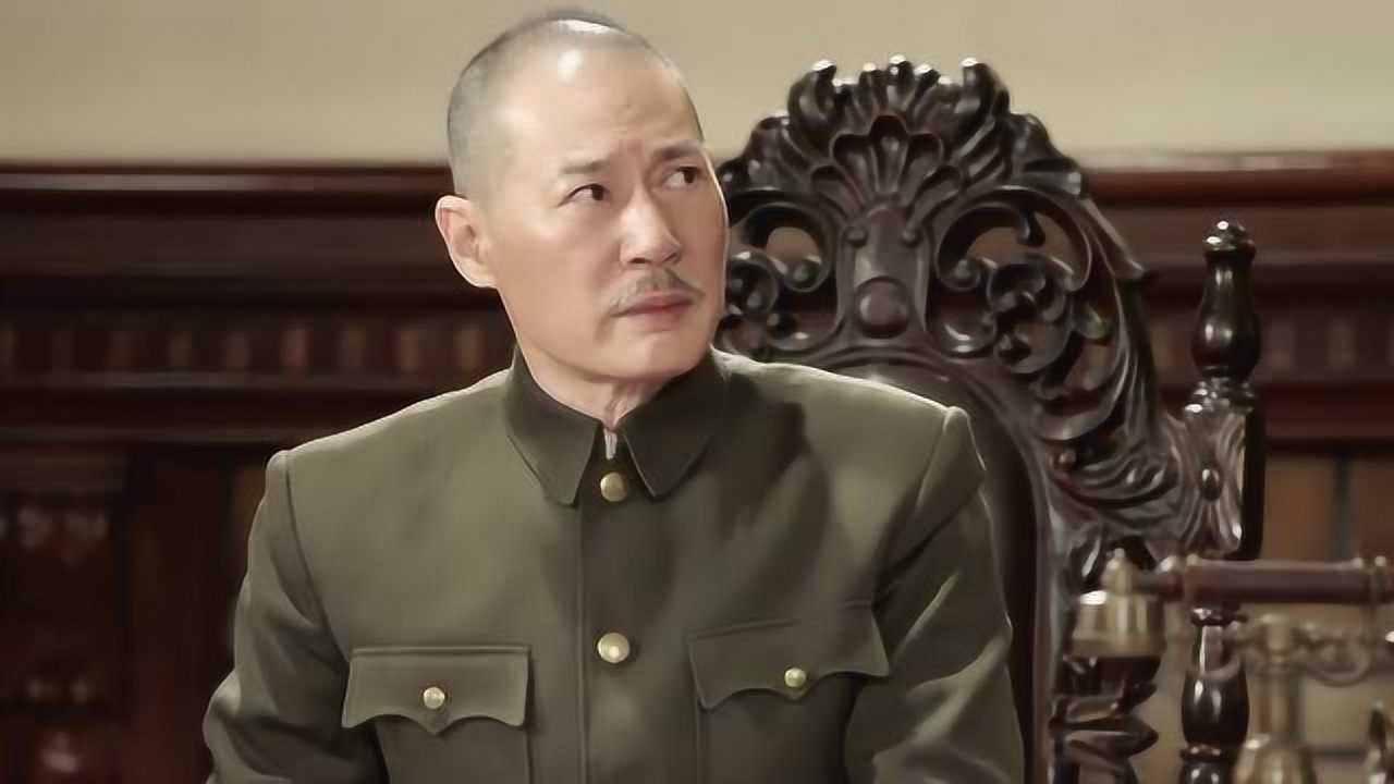 换了人间傅作义缴械投降毛人凤被老蒋痛骂竟派出杀手小狸猫