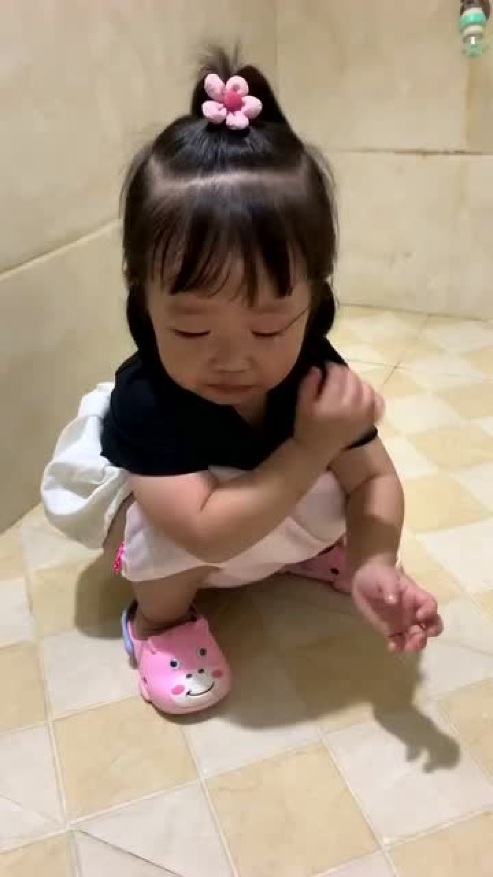 在她尿尿这块真的会气到炸蹲着不要坐着也不要非得站着尿