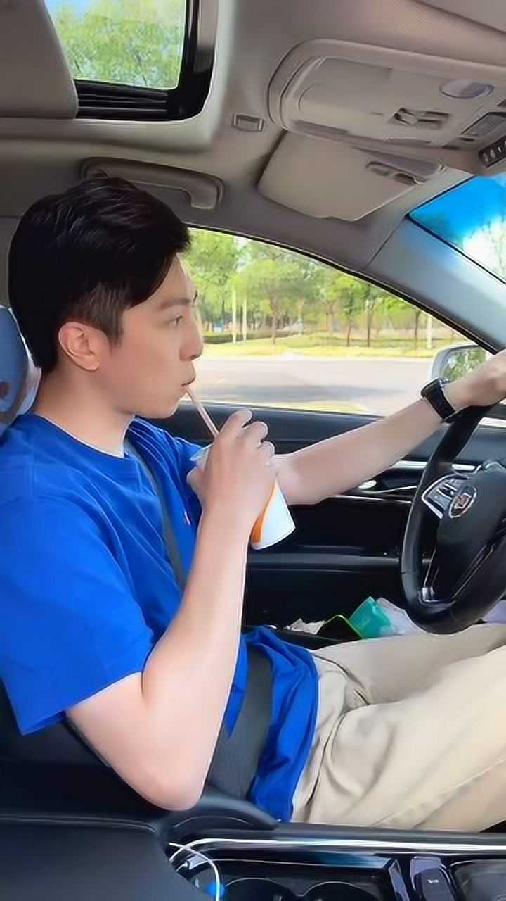 男生开车vs女生开车尖叫声太真实了