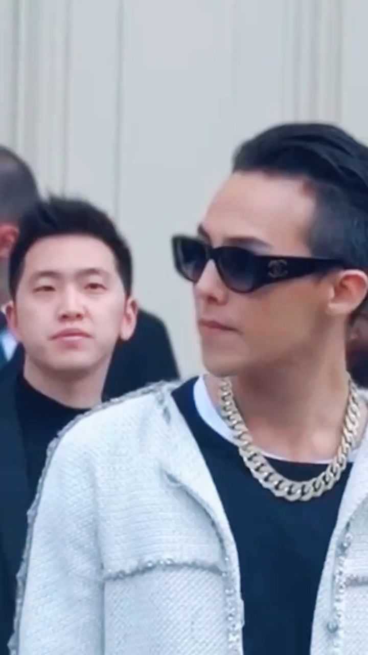 权志龙大背头加小墨镜-太帅了