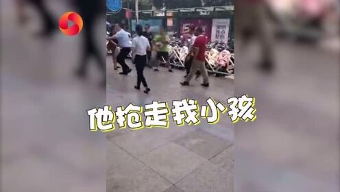 广西南宁朝阳广场有人抢小孩？警方迅速回应