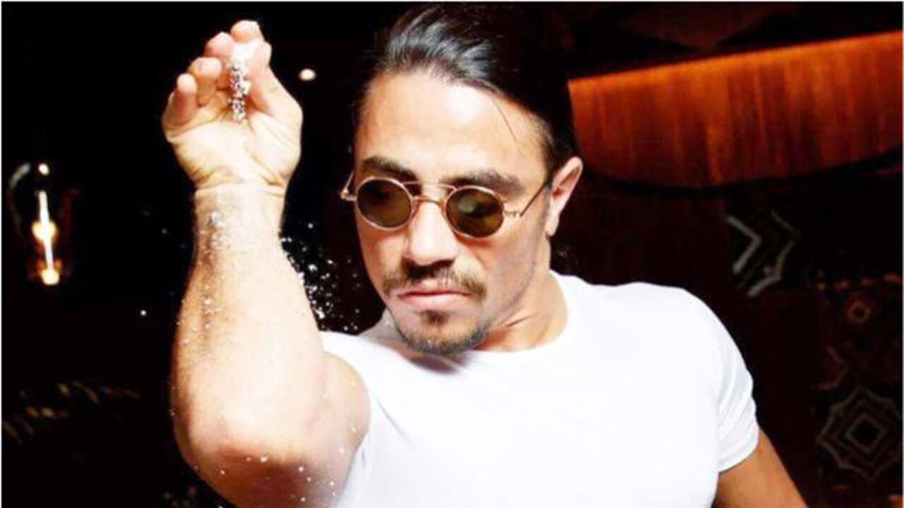 撒盐哥后,迪拜"胡子哥"火了,姿势帅气又卫生,网友:关键有钱