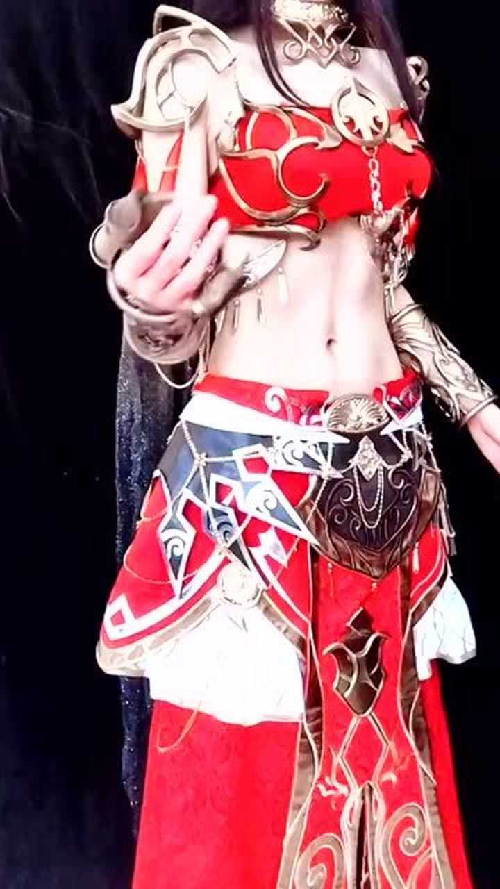 斗破苍穹美杜莎女王的cos动态视频没化妆就拍个样子就好