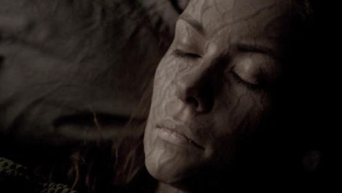 速看《吸血鬼日记第五季》第15集：纳迪亚去世，斯特凡杀死凯瑟琳