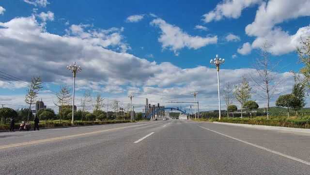 辽宁朝阳新县城建成入迁有五年了现在是什么样子去看看