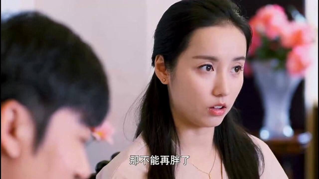 我是幸运儿:丁学琪和王小幸餐桌打情骂俏,场面暧昧,直呼不敢看