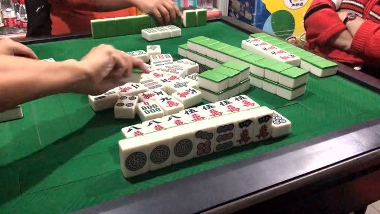 四川麻将:卡八筒杠上花的那一刻,全世界都该为这把牌欢呼