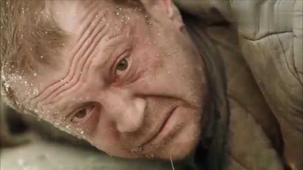 俄罗斯战争片《老枪》:一把步枪一把板斧,乡村教师成了德军的噩梦