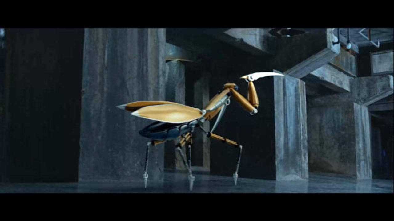 超未来世界中机器人代替人类端茶倒水,金属螳螂保卫金库.