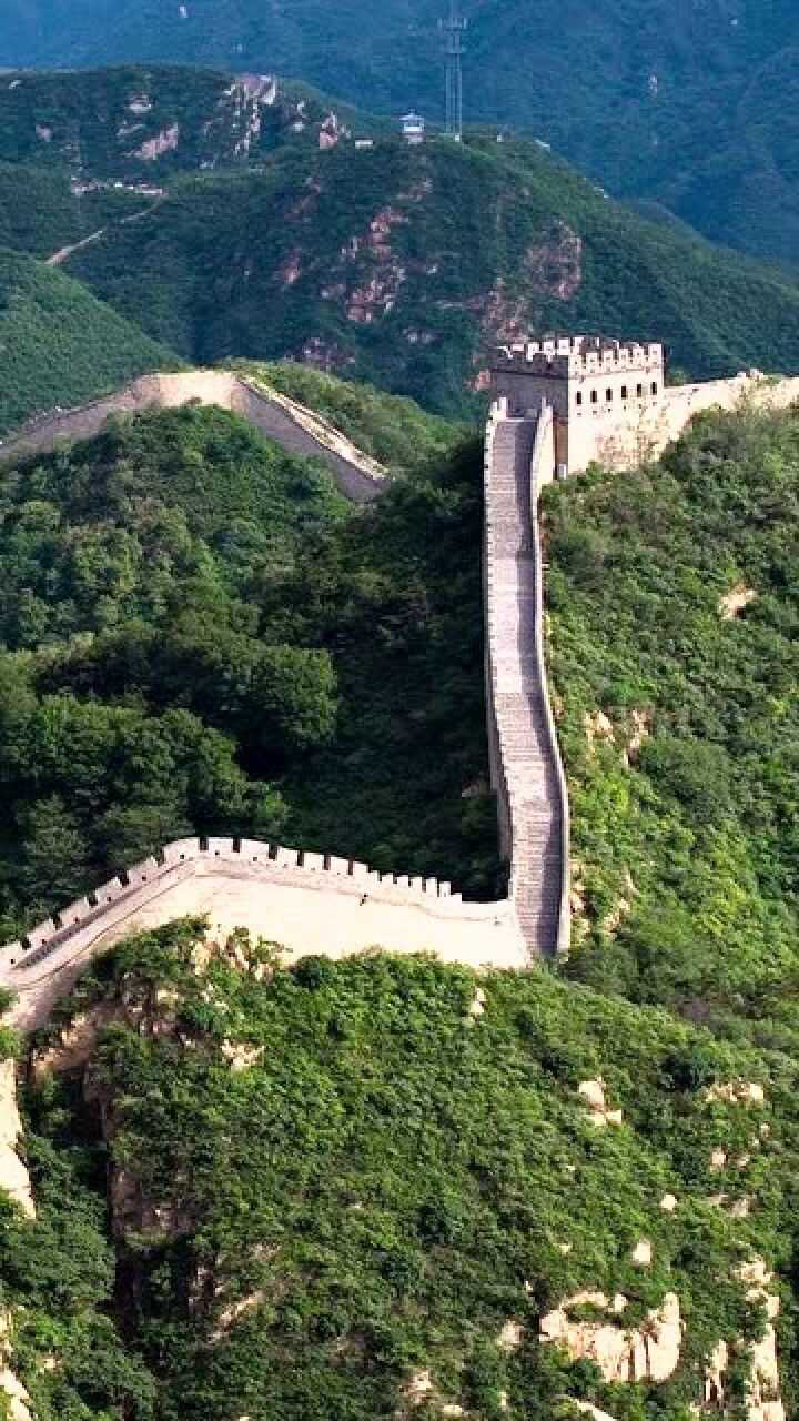 俯瞰八达岭长城壮观宏伟