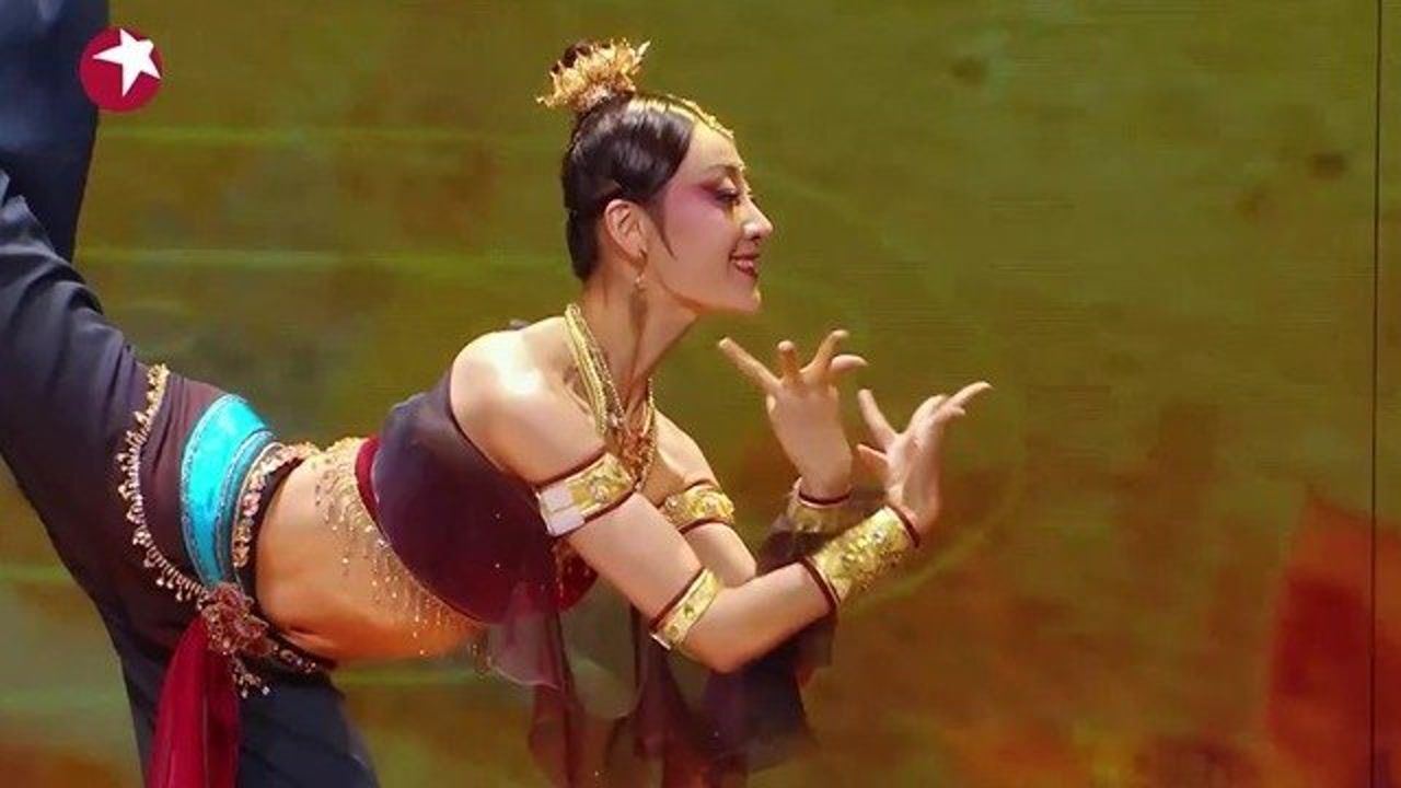 舞者:李祎然演绎胡旋舞《旋鼓飘》,看得好过瘾,太棒了