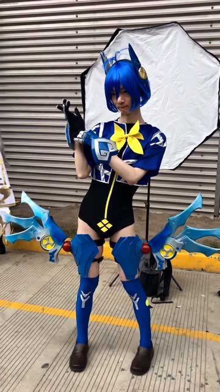 女装大佬?看起来很可爱的样子,你们觉得呢?