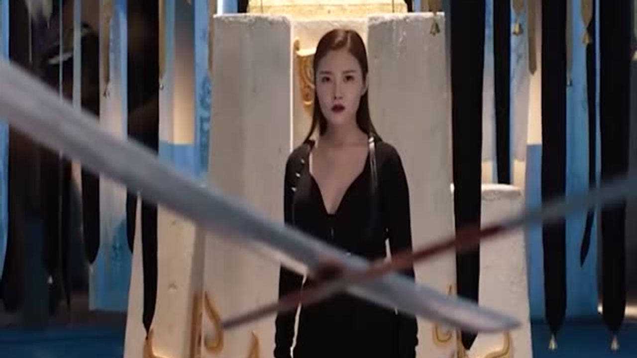 打扮魅惑的美女杀手，用美人计来执行任务，太厉害了_高清