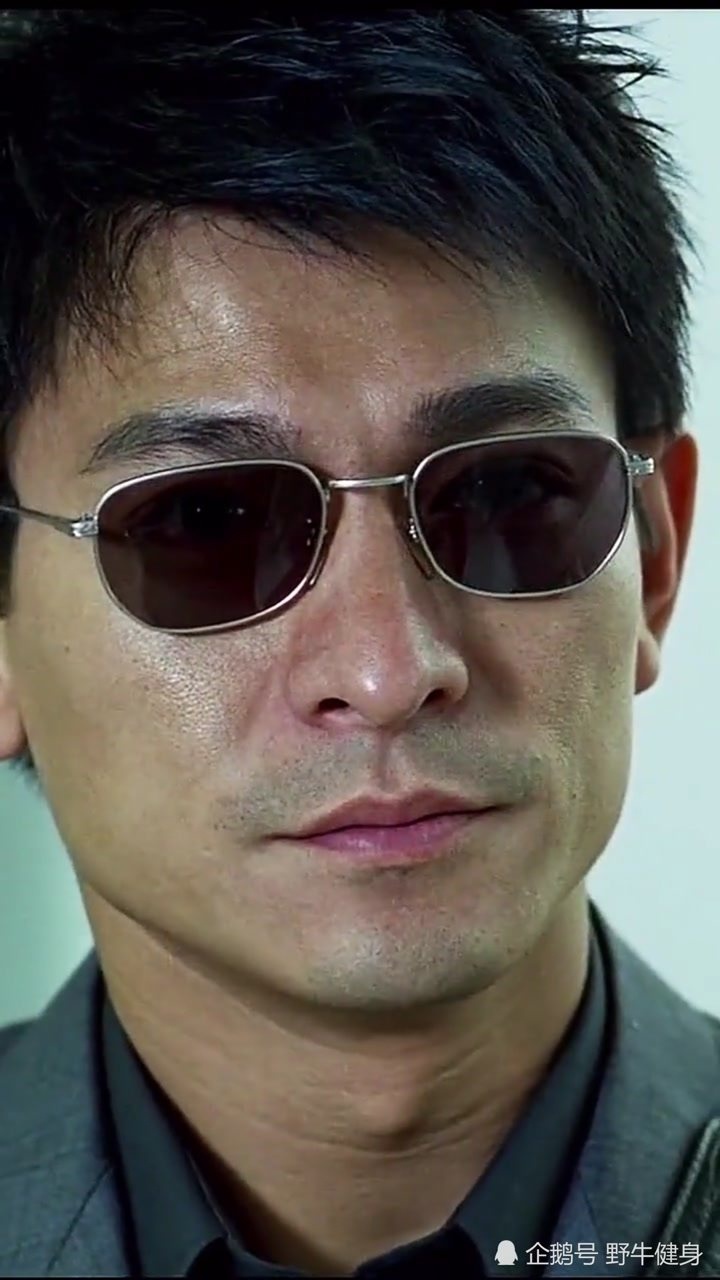 年轻时的华仔帅到掉渣身材还好跟背后的自律离不开