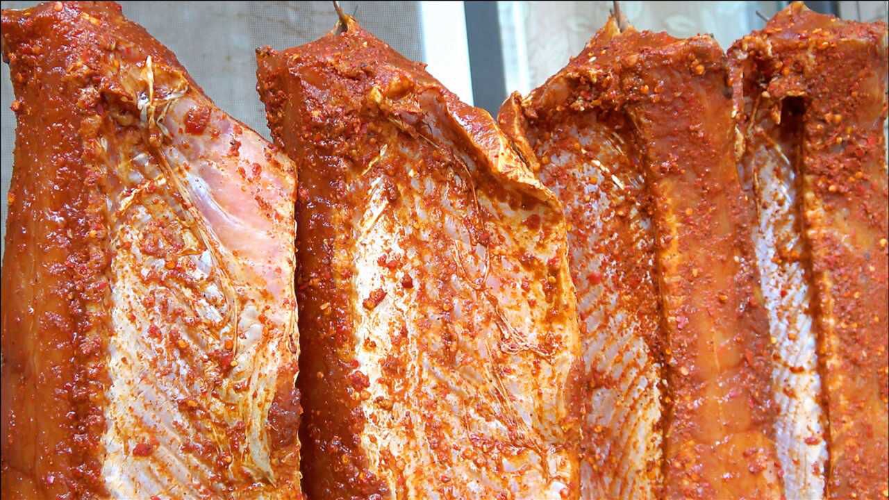 腌腊鱼别只知道加盐30年老配方告诉你香辣入味好吃不长霉