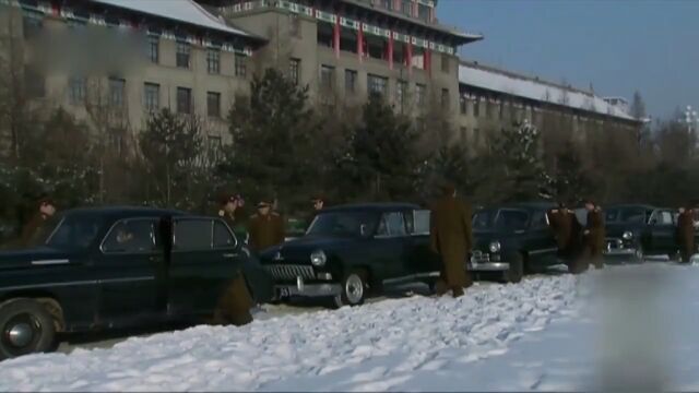 钱学森受陈赓邀请到哈军工参观,观后对哈军工赞不绝口!