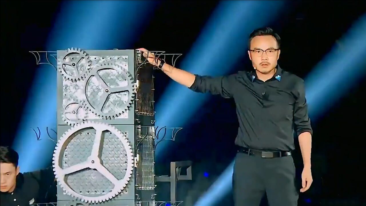汪涵现场表演魔术“大变活人”,台下观众惊呆了!明星变魔术集锦_高清1080P在线观看平台_腾讯视频