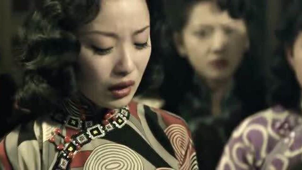 金陵十三钗:神父找到豆蔻和香兰,死状极其凄惨,只剩染血的琴弦_高清1080P在线观看平台_腾讯视频