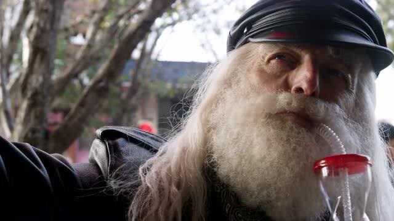 美剧《传教士》:人类的乞讨让上帝失望,下凡创造新物种!