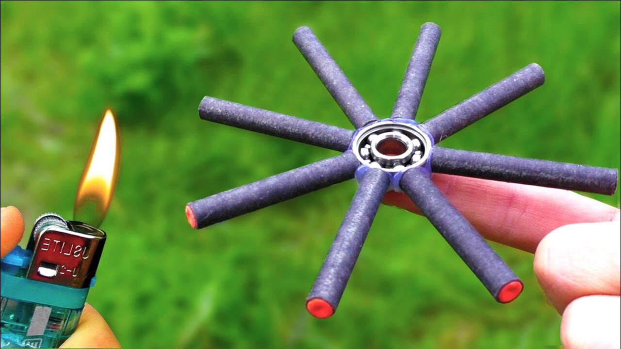 小伙用鞭炮自制指尖陀螺点燃的瞬间场面非常硬核