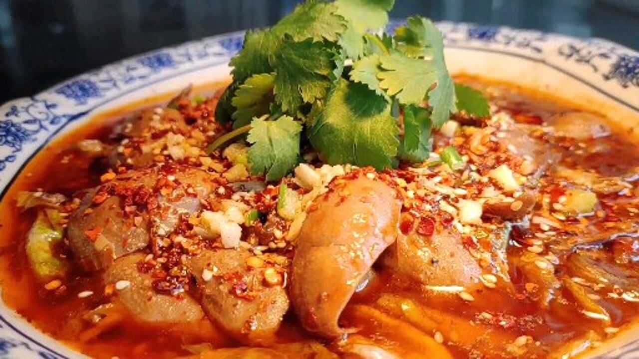 厨师长教你水煮腰片的家常做法,步骤详细,麻辣鲜香下酒又下饭_腾讯