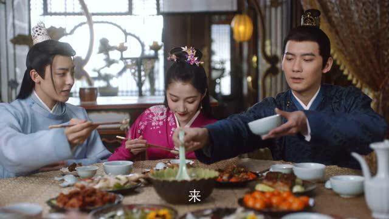 我就是这般女子容瑕石晋饭桌上争宠这抢着投喂班婳的画面真是太逗了