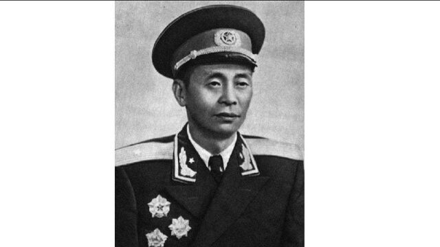 1955年,甘祖昌被授予开国少将军衔,2年后为何辞去一切职务