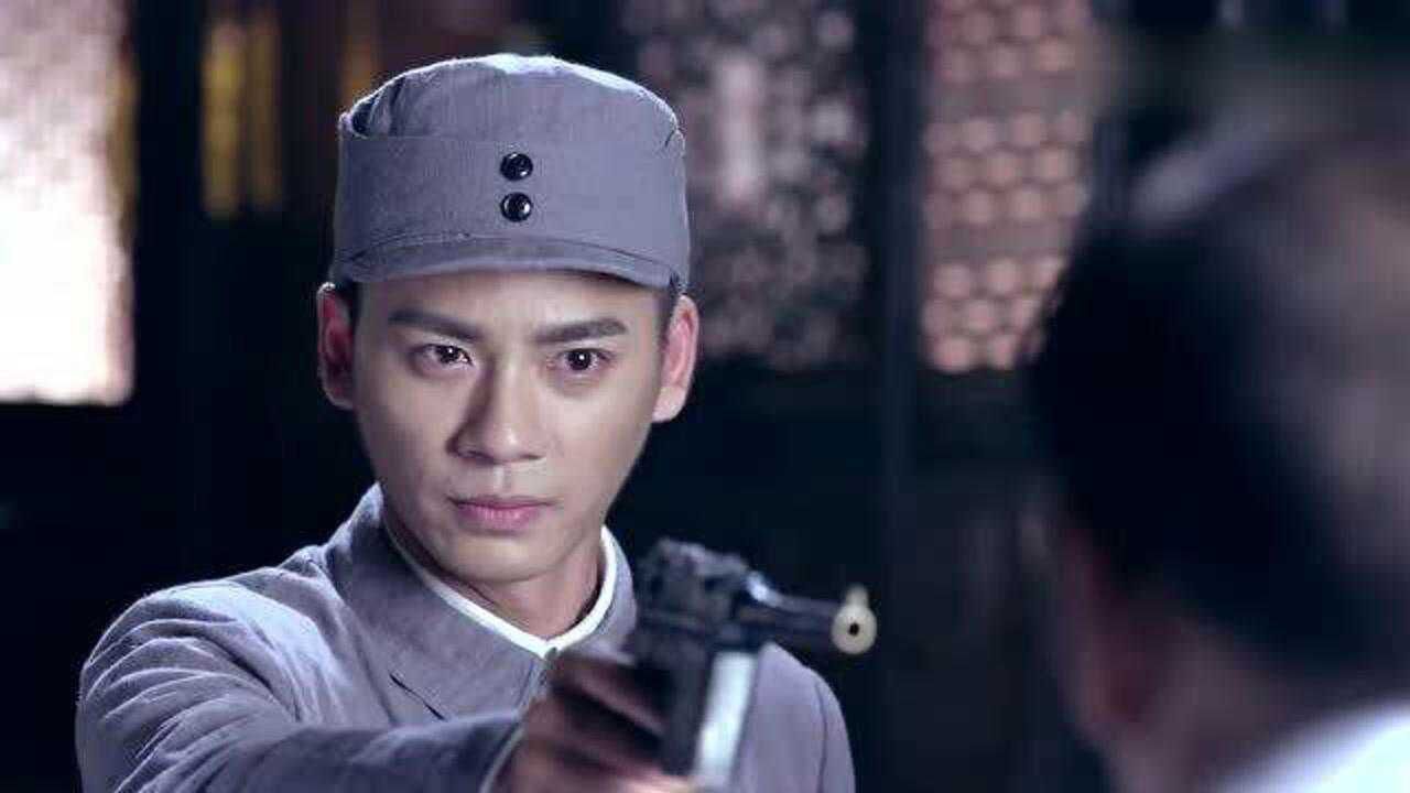 铁血殊途恶有恶报守旺在董家祠堂前手刃了大汉奸文尚