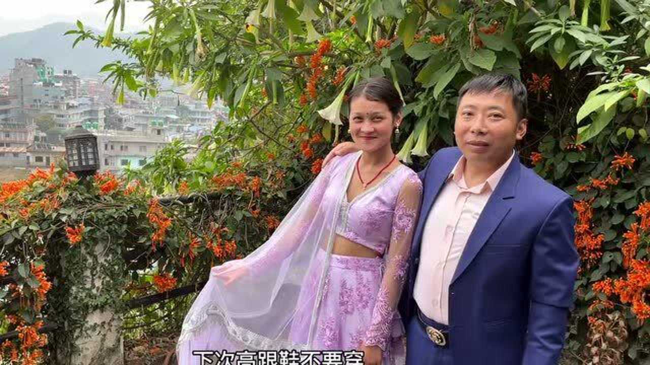 带高哥去订做西装穿的正式一点去拜访尼泊尔老婆的长辈高哥非常重视