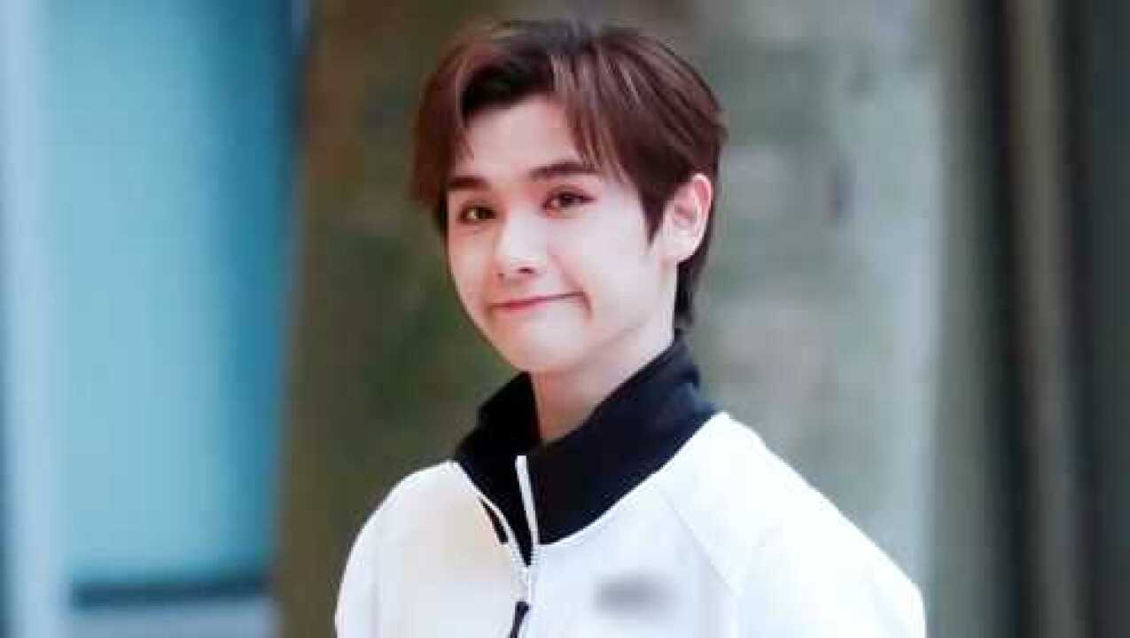 创造营2021创4春日少年初亮相高卿尘一个中国风的名字这是他与中国