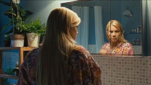 惊悚片：镜子中的人竟然不是自己，看完之后你还敢照镜子吗