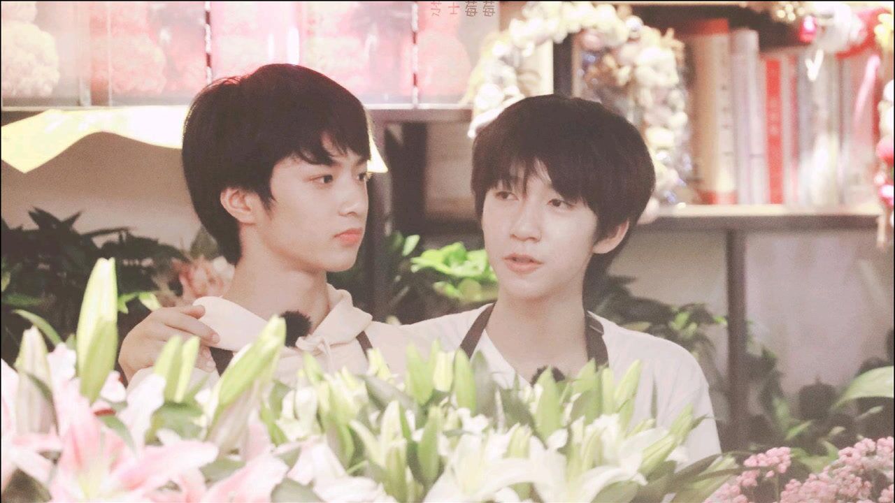 刘耀文和贺峻霖就像是一对亲兄弟两人之间的互动充满着浓浓的情谊