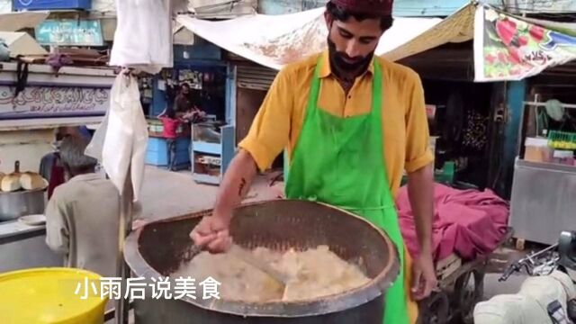 碎冰香蕉芒果汁路边夏季街头喝香蕉奶昔食品加工