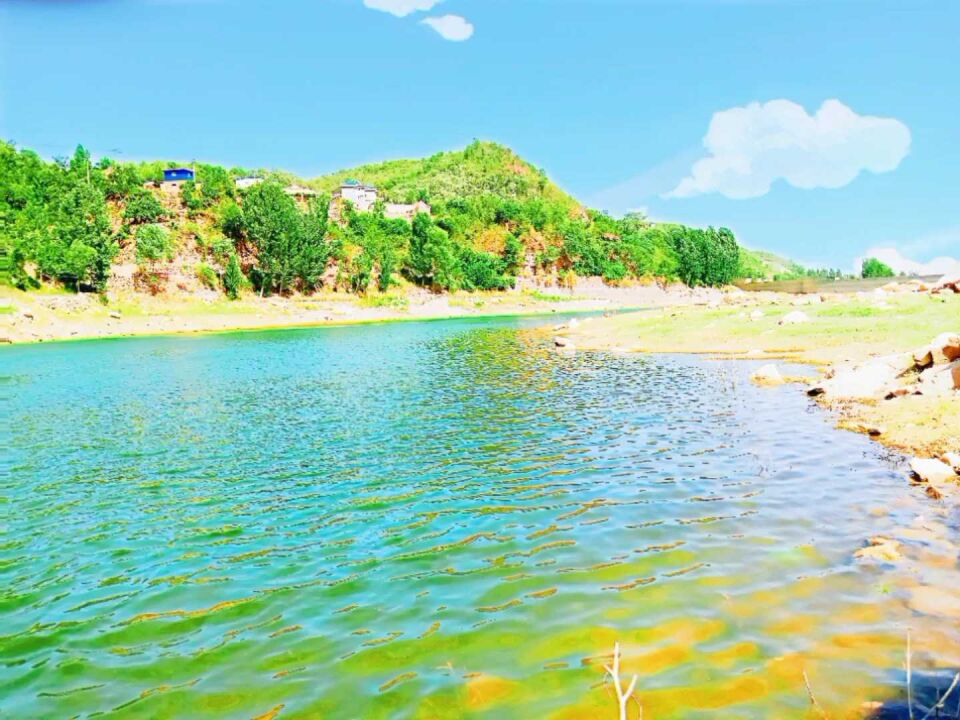 太行山辉县八里沟的石门水库山清水秀风景独特可以钓鱼免费景点适合