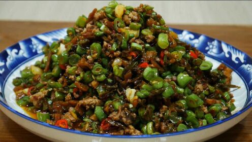 湘菜大厨教你一道特色下饭菜，做法简单易学，配上米饭能吃三大碗