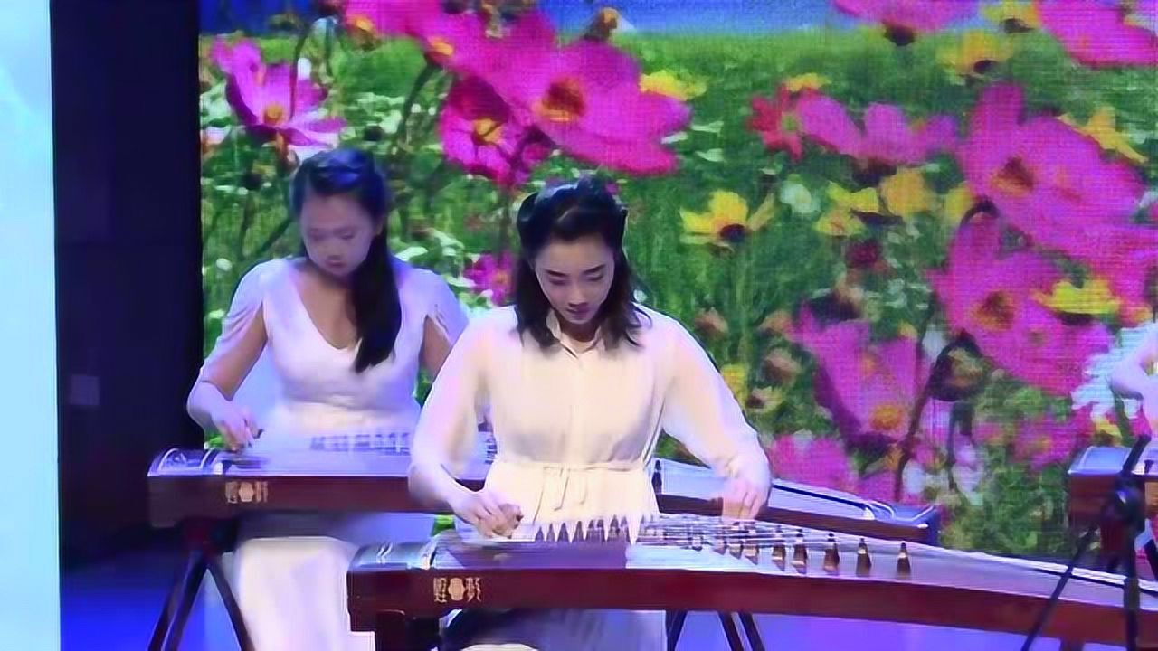《百花引》百花筝团经典曲目。“馨之韵”刘馨骏古筝独奏音乐会，2021年9月20日，中国插花艺术博物馆。领奏：刘馨骏，筝一：张诗淳、田诗妤，筝二 ...
