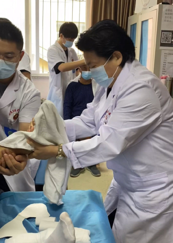 跟骨粉碎性骨折,罗翠花现场徒手正骨