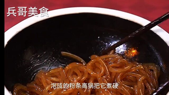 教大家做简单美食,鸡蛋炒豆芽,好吃极了