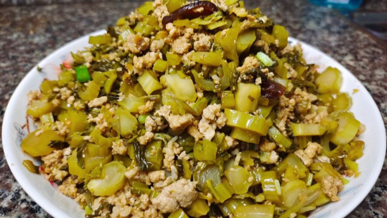 自己腌制的酸菜,做一道家人爱吃的肉末酸菜,酸辣爽口超下饭