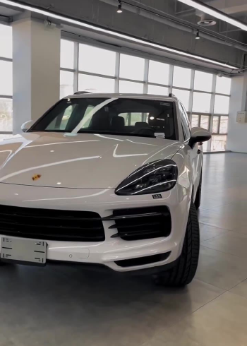 22款白色保时捷卡宴,着实让人眼前一亮