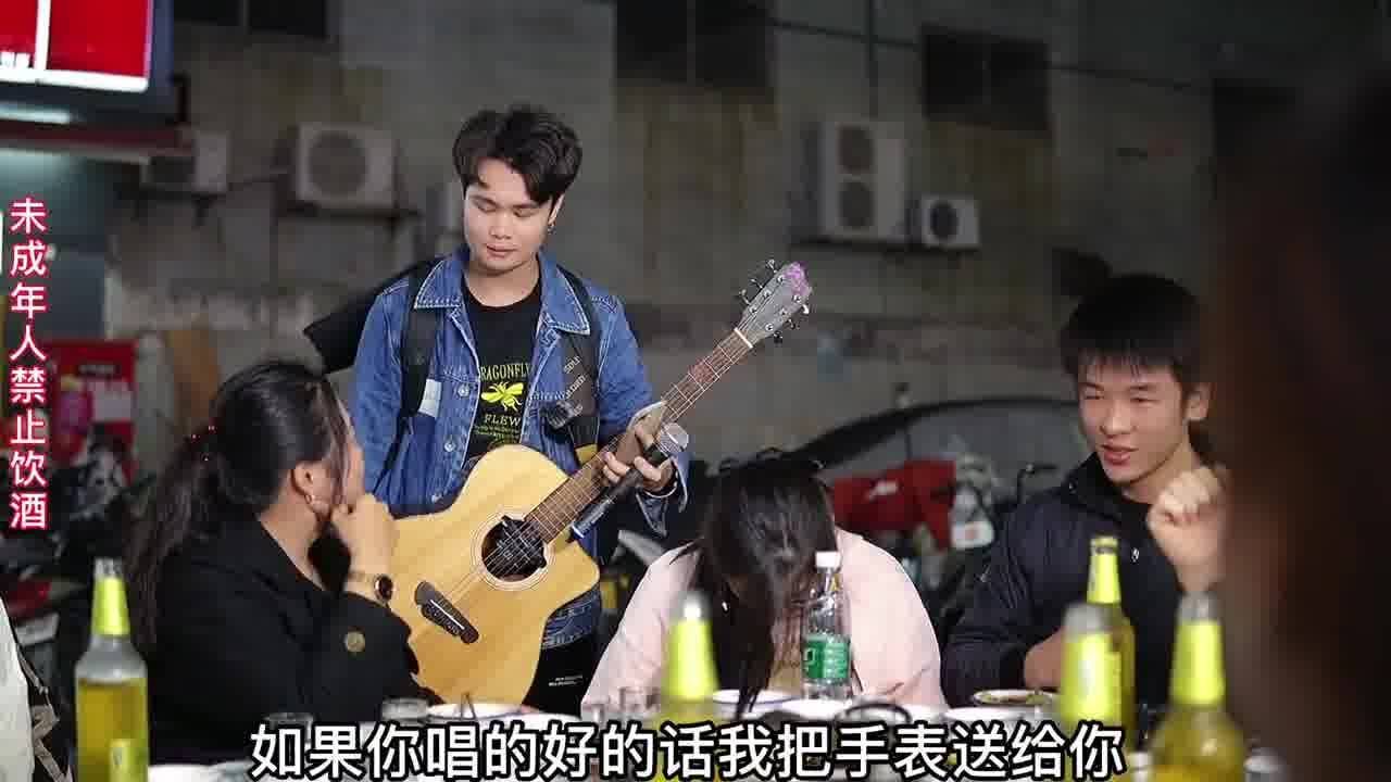 大排档歌手大胜简介,大排档卖唱歌手_大山谷图库