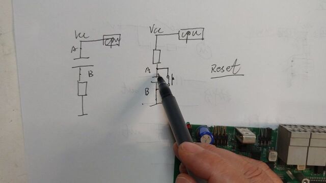 上期讲复位电路没有表述清楚,换个方式讲,维修分析电路可以用到