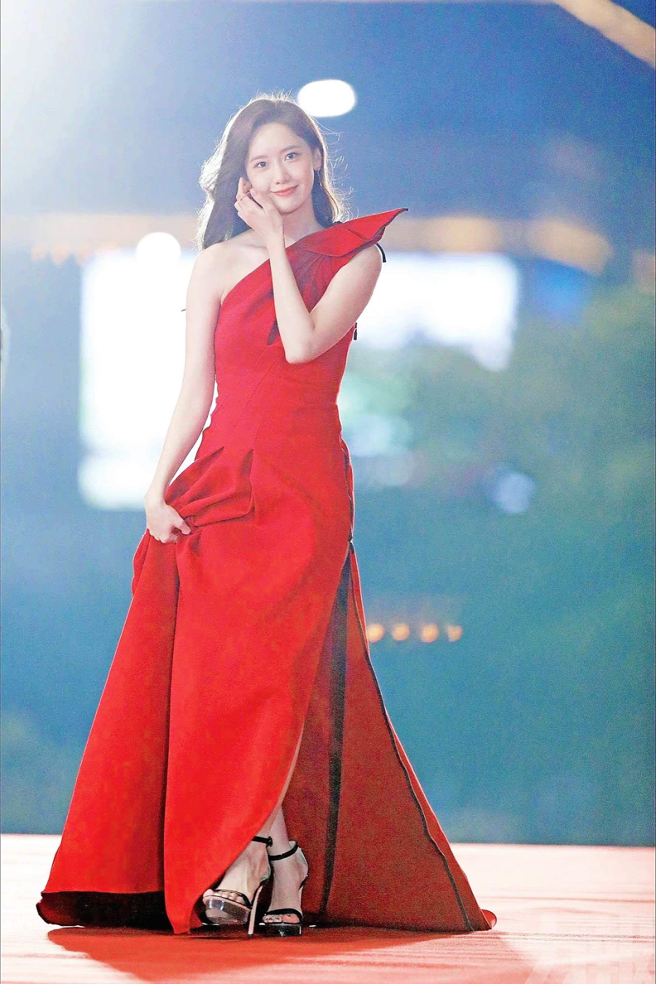 这些年林允儿走过的红毯裙子礼服造型太美了,颜值真的是老天赏饭吃