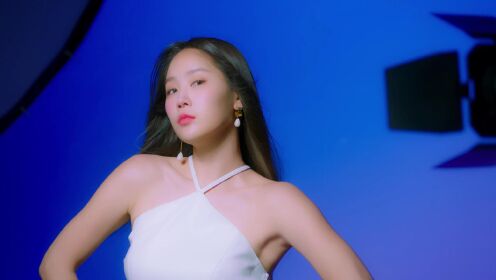 sistar昭宥(SOYOU) Business (Feat. BE'O) MV